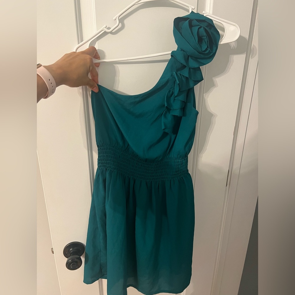 Over the shoulder turquoise Forever21 dress Size S